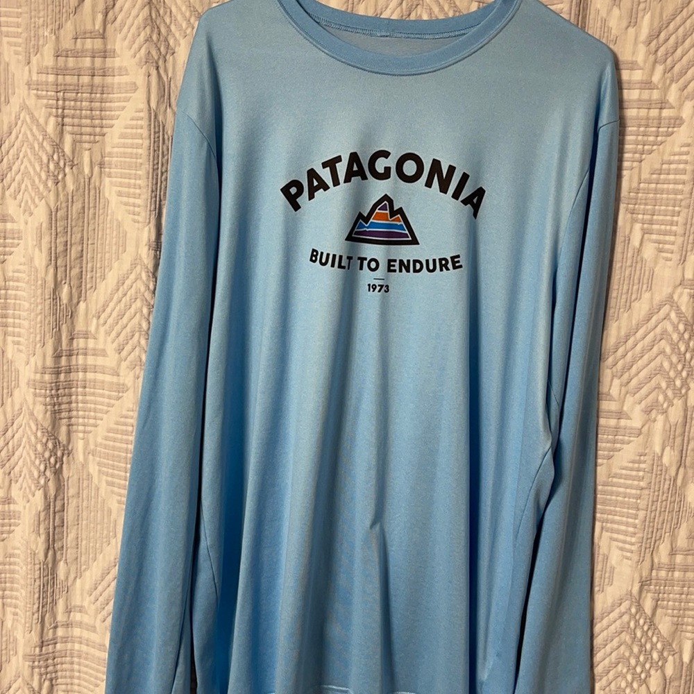 Men’s long sleeve Patagonia blue t shower size XL xtra large